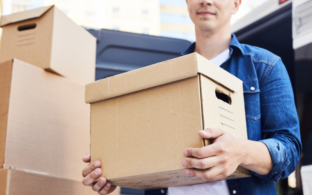 9 Important Tips To Help You Move Out at 18